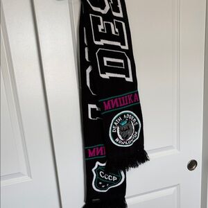 Black and Teal Graphic Knit Scarf